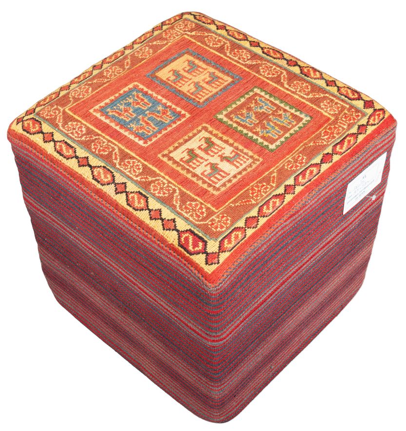 Bild eines Afschar-Tabii-Sitzwürfel aus Persien in der Göße 44 x 45 cm