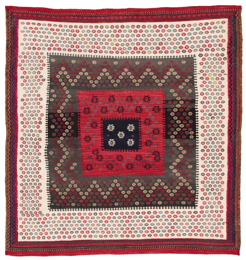 Bild eines Sofreh aus Persien in der Göße 146 x 141 cm