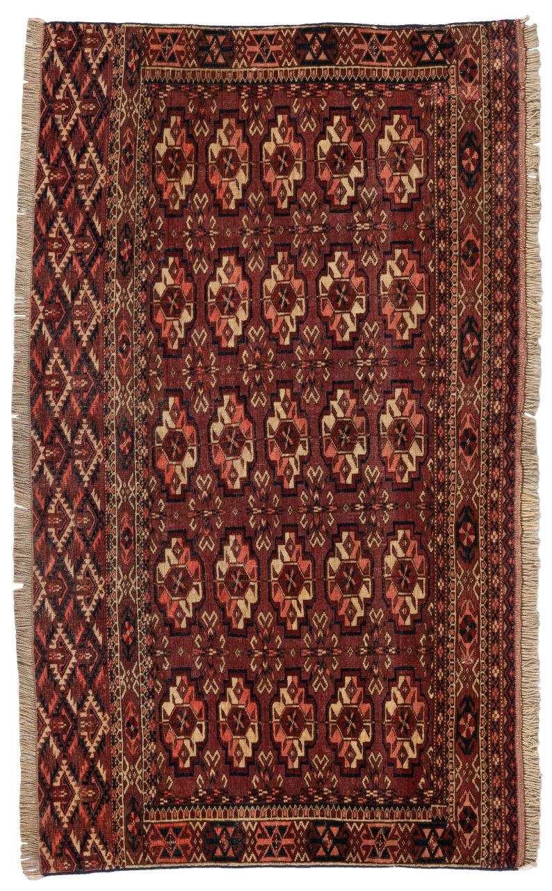 Bild eines Tekke aus Turkmenistan in der Göße 118 x 72 cm