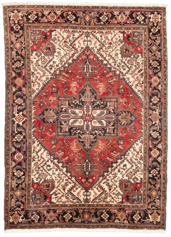 Bild von Heriz aus Persien in der Größe 275 x 202 cm