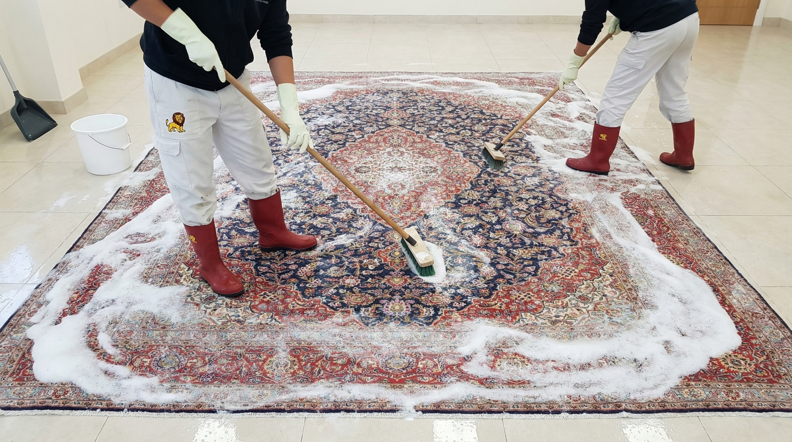 Teppichwäsche mit der Hand